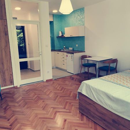 Clock Tower Apartments Подгориця Екстер'єр фото