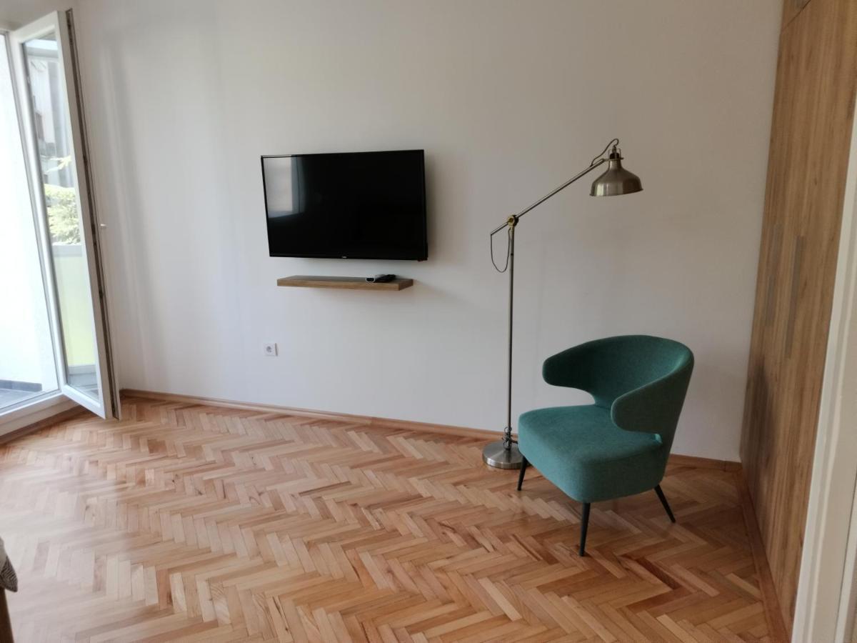 Clock Tower Apartments Подгориця Екстер'єр фото