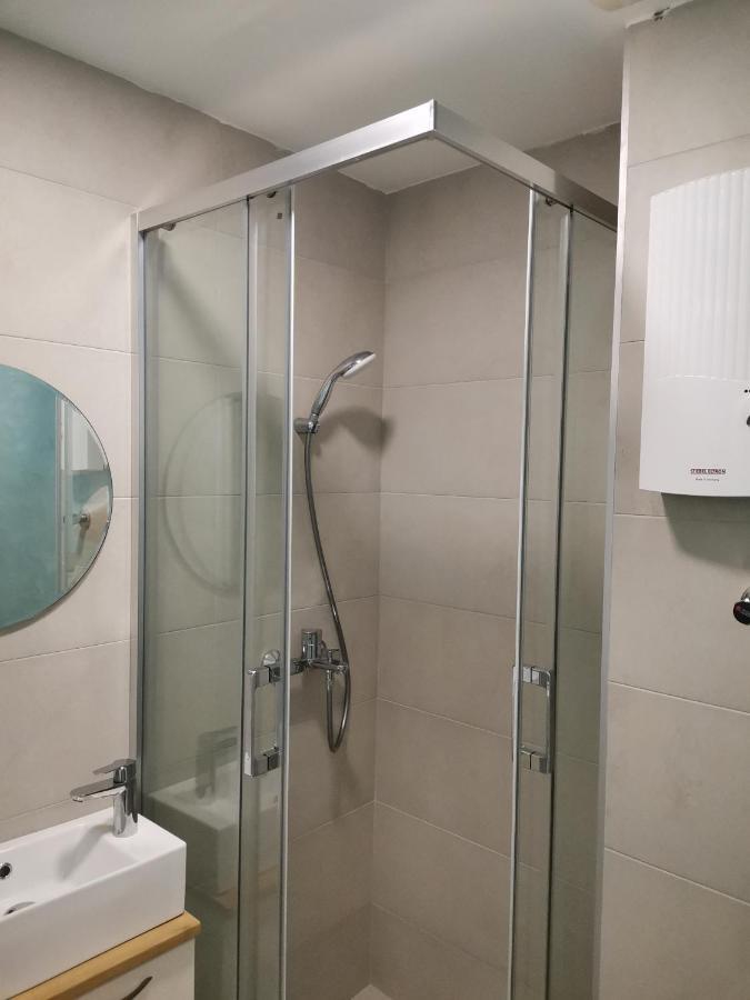 Clock Tower Apartments Подгориця Екстер'єр фото