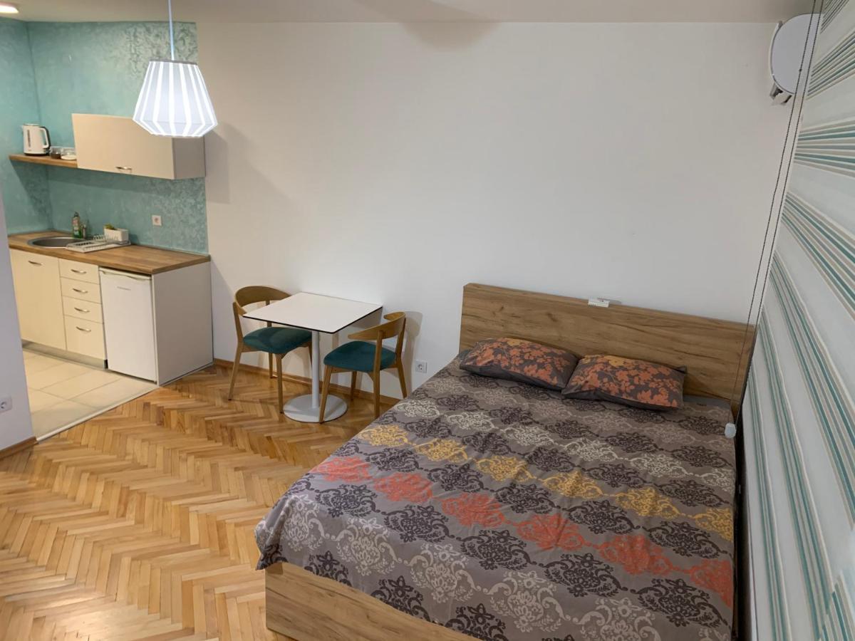 Clock Tower Apartments Подгориця Екстер'єр фото